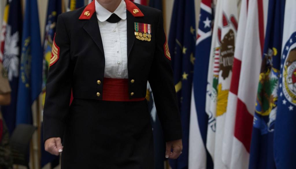 marine uniforms for women 2022